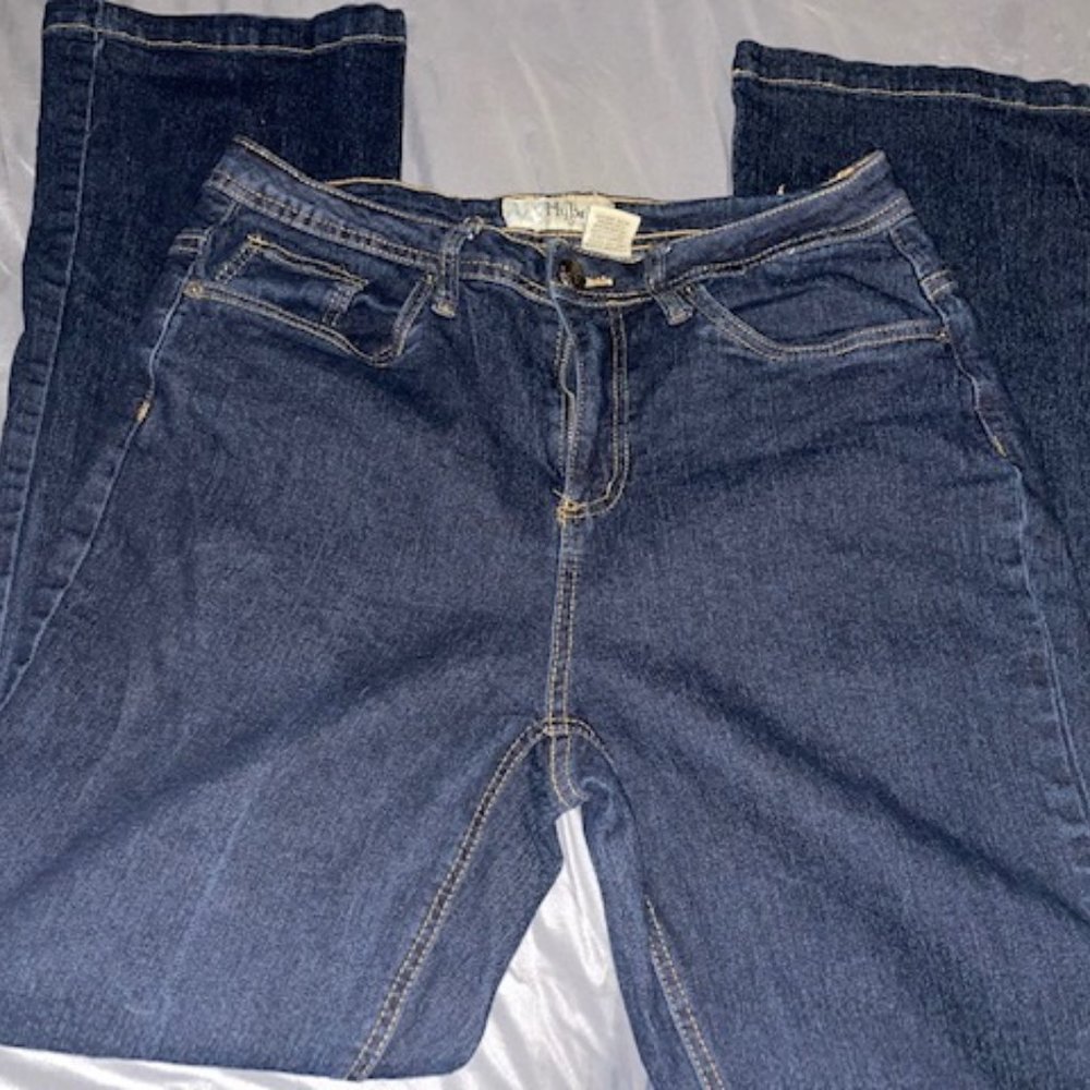 Hybrid & Company Stretch Straight Leg Jeans